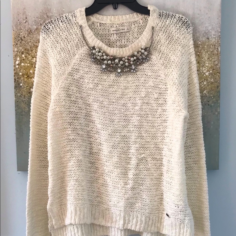 Abercrombie and Fitch White Knit Sweater (NWOT)